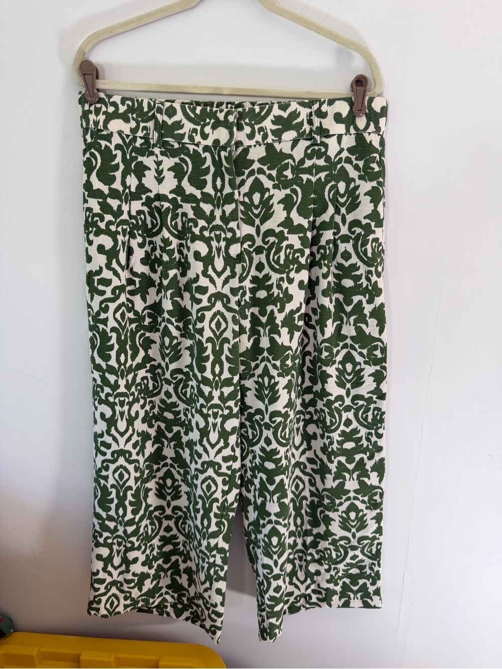 Cropped Wide-Leg Pants in Green and Cream Damask